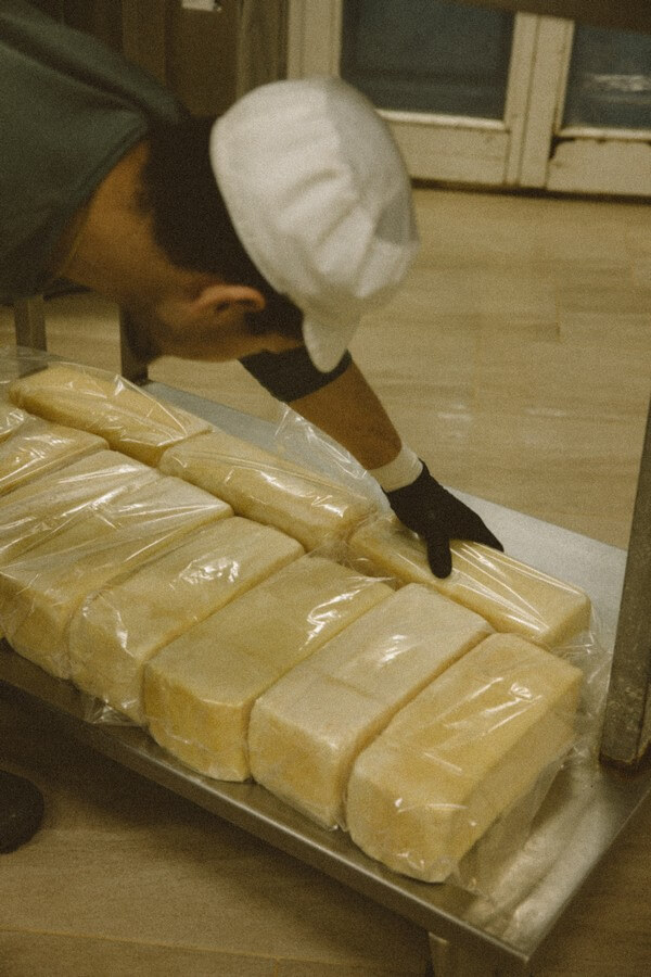 solymar-mykonos-cheese-factory-04
